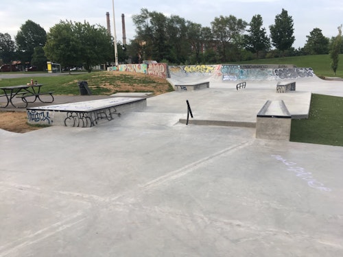 Parc du Père-Marquette skateboard spot in Montreal, Quebec