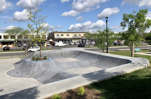 Parc Delorme skatepark skateboard spot in Montreal, Quebec